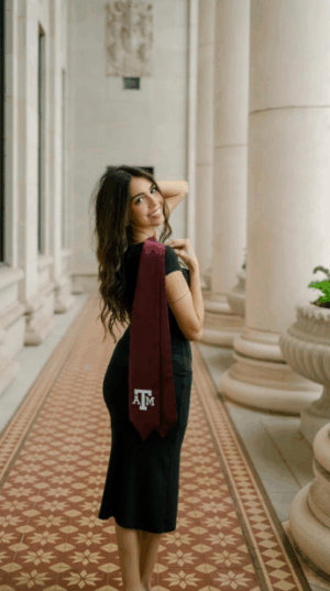 31 Insanely Cute Graduation Picture Poses You Need To Copy - Ryality